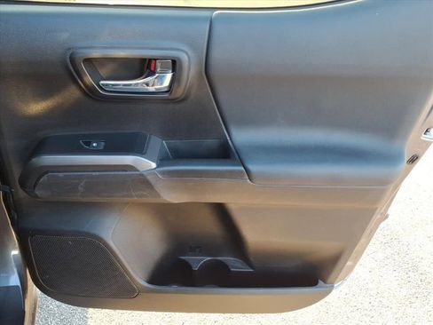 Used 2021 Toyota Tacoma TRD Sport image 19