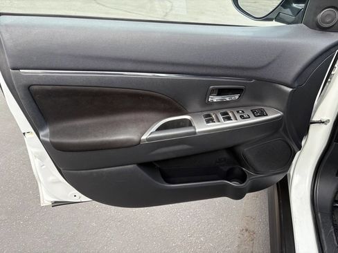 Used 2021 Mitsubishi Outlander Sport SE image 12