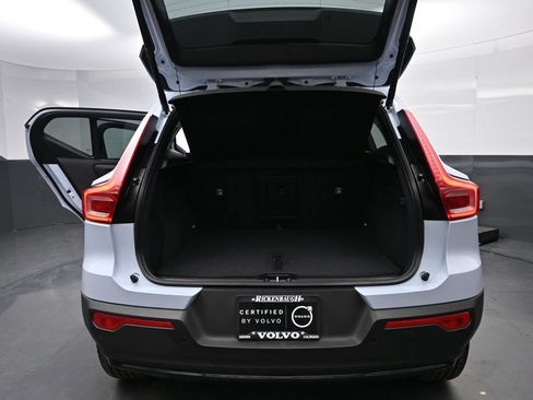 Used 2026 Volvo XC40 B5 Plus AWD/4WD image 18