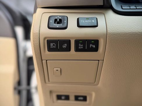 Used 2017 Lexus LS 460 AWD w/ Comfort Package image 11