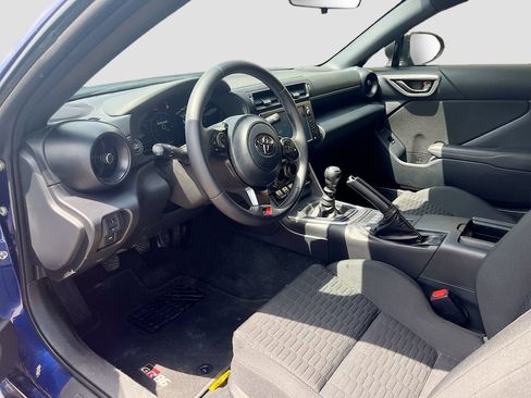 Used 2025 Toyota GR86 RWD image 9