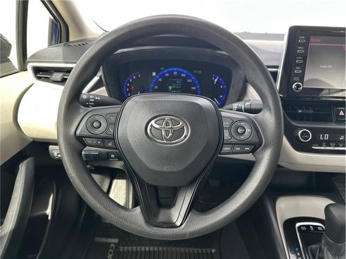 Used 2020 Toyota Corolla LE image 19