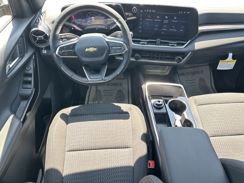 New 2026 Chevrolet Equinox LT w/ Safety and Technology Package FWD image 24