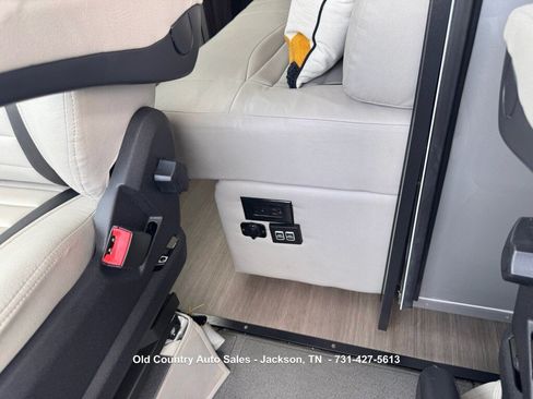 Used 2017 Mercedes-Benz Sprinter 3500 image 72