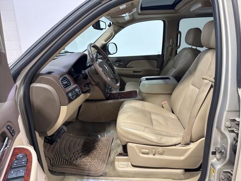 Used 2009 Chevrolet Tahoe LTZ AWD/4WD image 18