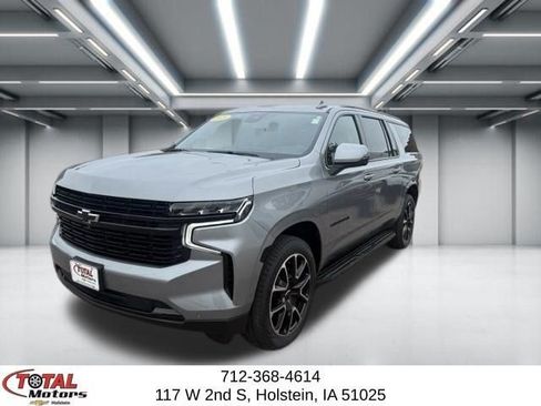 Used 2023 Chevrolet Suburban RST w/ Luxury Package AWD/4WD image 4