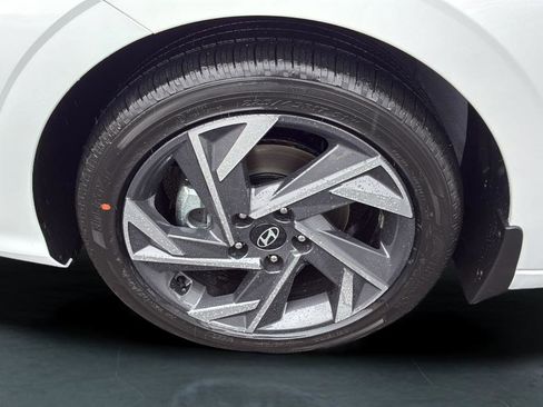 New 2026 Hyundai Elantra Limited FWD image 35
