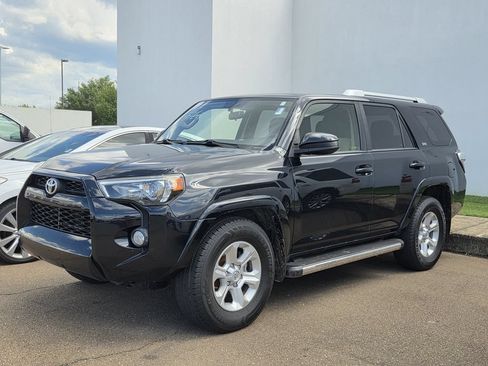 Used 2018 Toyota 4Runner SR5 RWD image 5