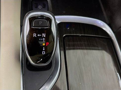 Used 2019 Buick Enclave Essence AWD/4WD image 19