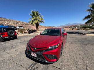 Used 2021 Toyota Camry SE image 1