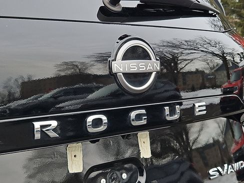 Certified 2023 Nissan Rogue SV image 29