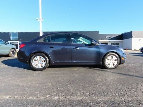 Used 2016 Chevrolet Cruze LS image 9