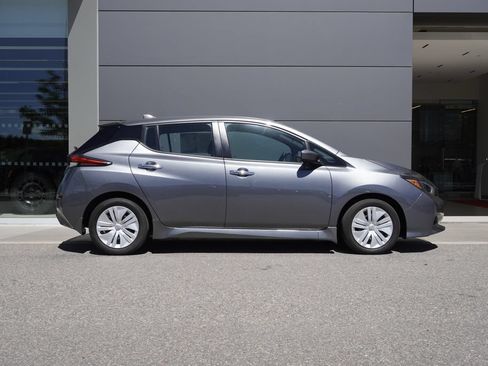 Used 2025 Nissan Leaf S FWD image 7