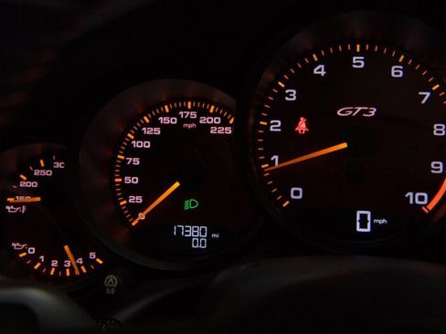 Used 2018 Porsche 911 GT3 image 24