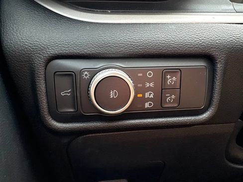 Used 2022 Ford Explorer XLT w/ Equipment Group 202A RWD image 18