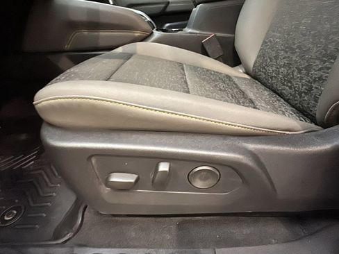 Used 2024 Chevrolet Colorado ZR2 w/ Technology Package image 10