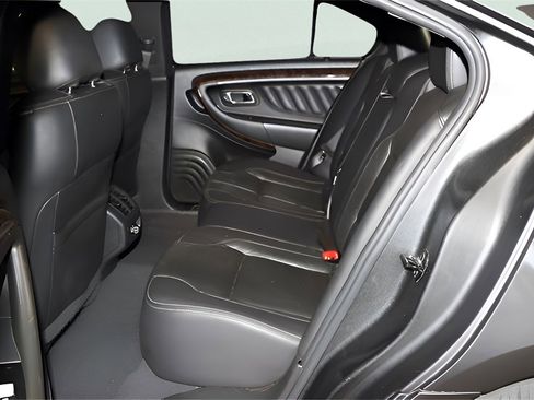 Used 2019 Ford Taurus Limited image 20