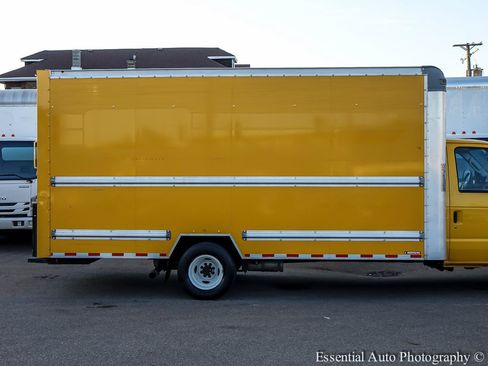Used 2022 Ford E-350 and Econoline 350 Super Duty RWD image 8