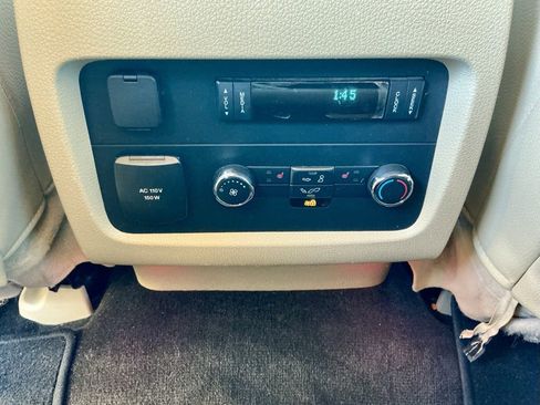 Used 2015 Ford Expedition XLT w/ Equipment Group 202A image 33