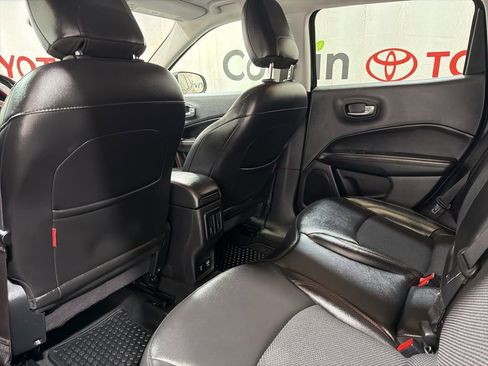 Used 2019 Jeep Compass Trailhawk image 19