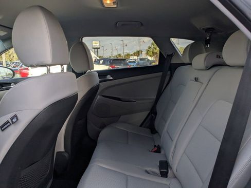 Used 2019 Hyundai Tucson SE image 14