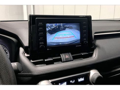 Used 2021 Toyota RAV4 LE image 23