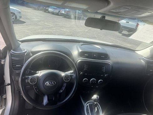 Used 2016 Kia Soul image 9