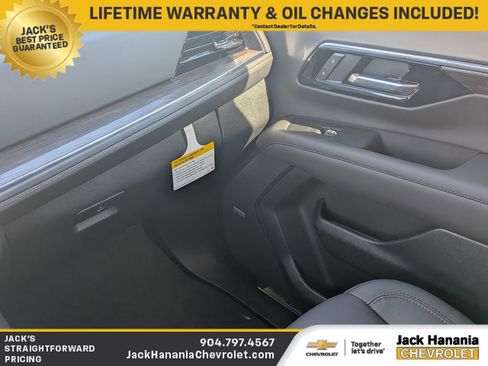 New 2026 Chevrolet Suburban LT w/ Comfort Package AWD/4WD image 17