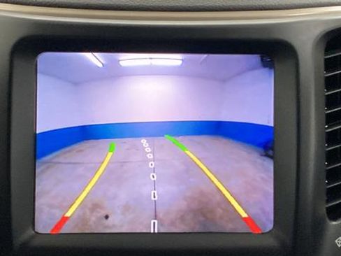 Used 2017 Jeep Cherokee Limited w/ Trailer Tow Group AWD/4WD image 13
