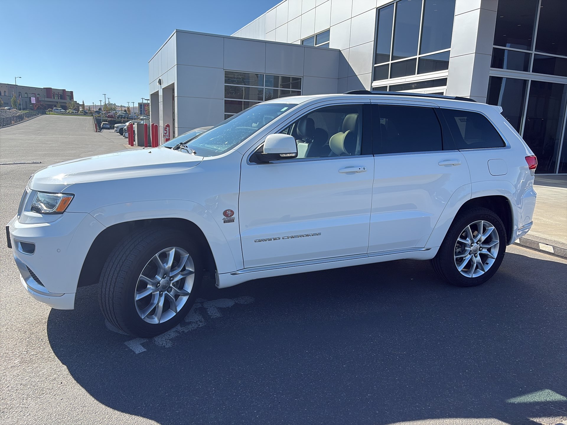 Used 2015 Jeep Grand Cherokee Summit w/ Platinum Series Group AWD/4WD image 10