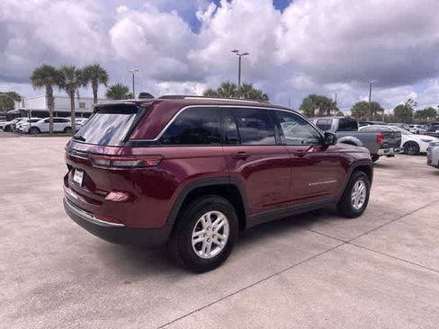 Used 2023 Jeep Grand Cherokee Laredo RWD image 14