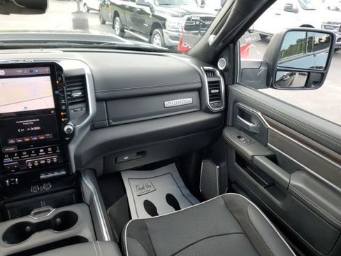Used 2025 RAM 2500 Laramie AWD/4WD image 16