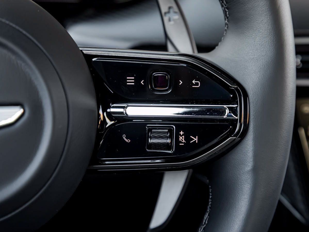 Used 2026 Aston Martin V8 Vantage S RWD image 20