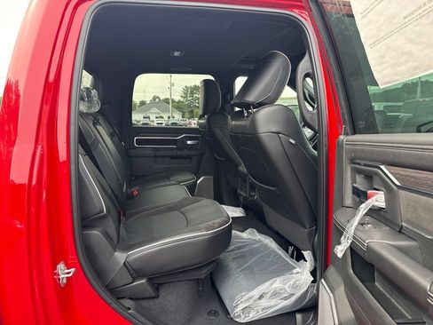 New 2026 RAM 2500 Laramie AWD/4WD image 24