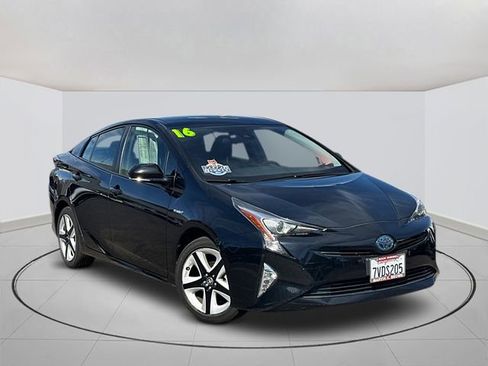 Used 2016 Toyota Prius Three Touring image 1