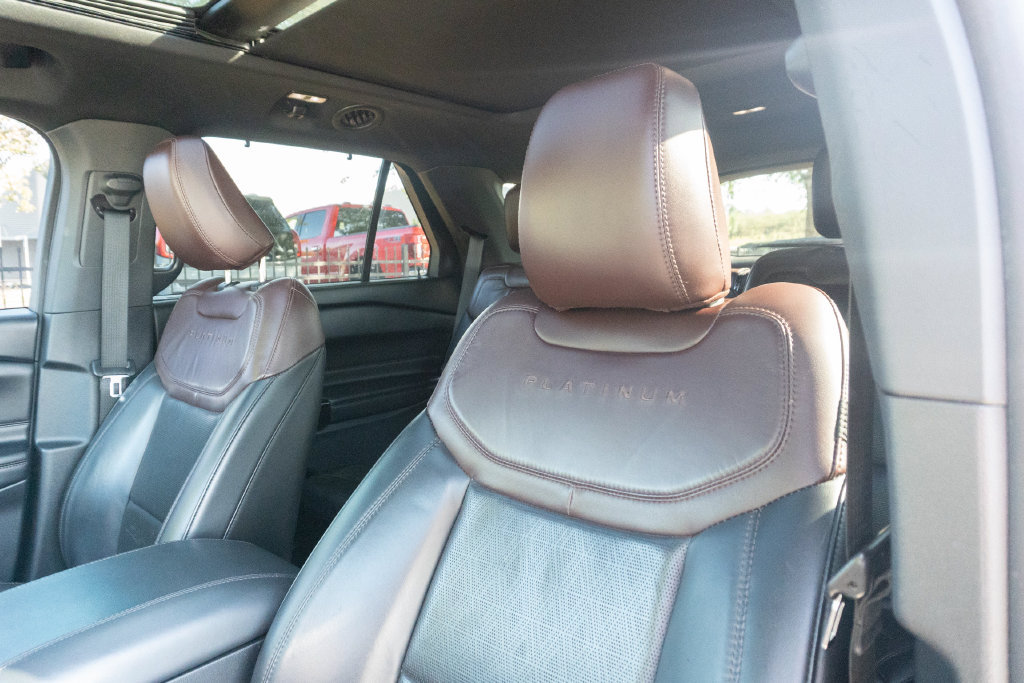 Used 2021 Ford Explorer Platinum w/ Premium Technology Package RWD image 19