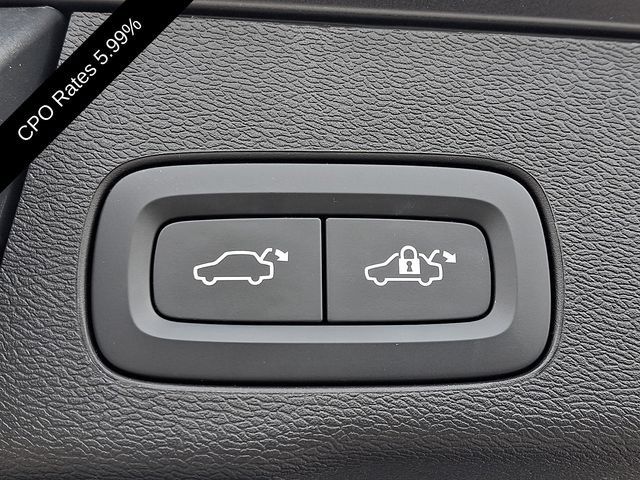 Certified 2023 Volvo XC60 B5 Plus w/ Climate Package AWD/4WD image 32