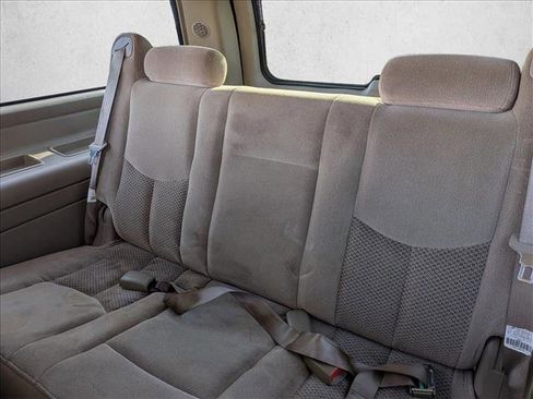 Used 2003 Chevrolet Suburban LS image 16