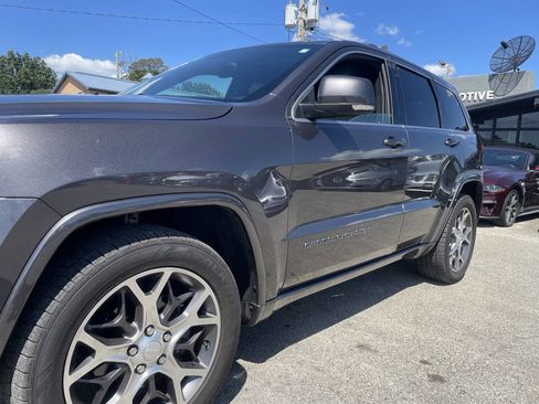Used 2018 Jeep Grand Cherokee Limited image 8