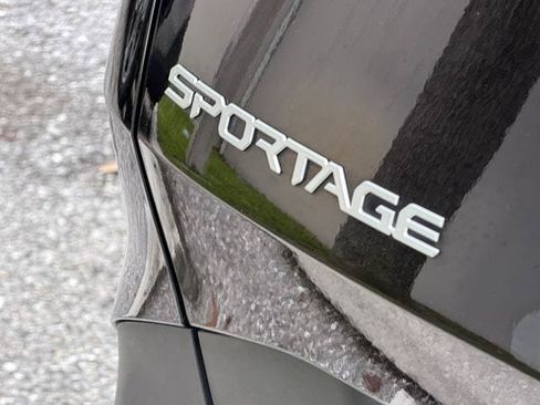 Used 2023 Kia Sportage LX FWD image 9