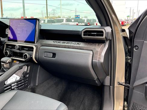 Certified 2026 Toyota Tacoma Limited AWD/4WD image 19