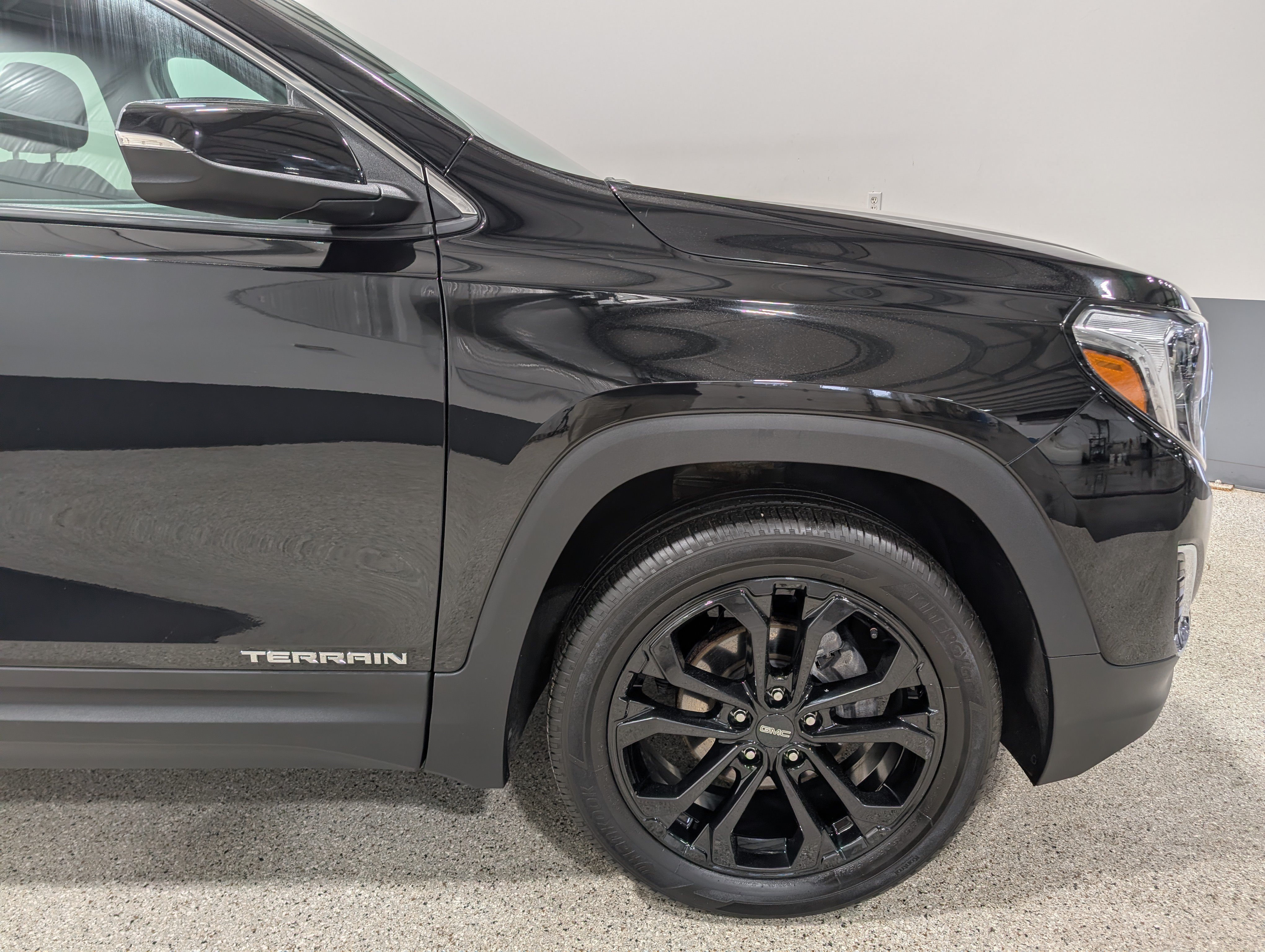 Used 2020 GMC Terrain SLE w/ Driver Convenience Package AWD/4WD image 11