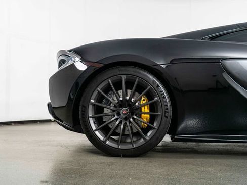 Used 2017 McLaren 570S RWD image 11