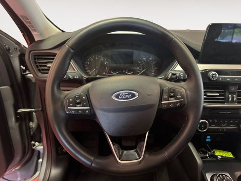 Used 2022 Ford Escape SE w/ Convenience Package FWD image 12