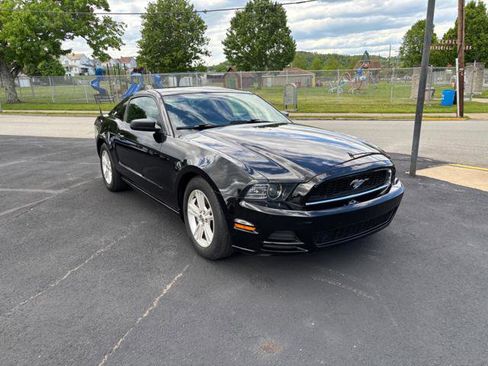 Used 2014 Ford Mustang Coupe RWD image 1