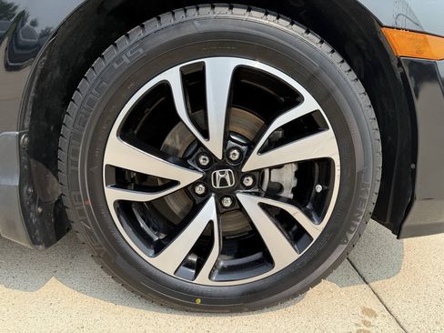 Used 2018 Honda Odyssey Elite image 11