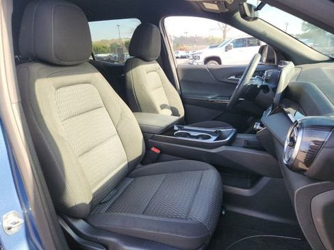 Used 2025 Chevrolet Equinox LT w/ Safety and Technology Package image 15