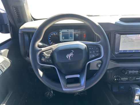 Used 2021 Ford Bronco Base image 13