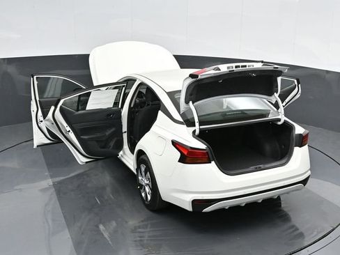 Used 2025 Nissan Altima 2.5 S FWD image 50