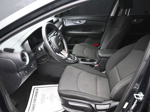 Used 2022 Kia Forte LXS image 11